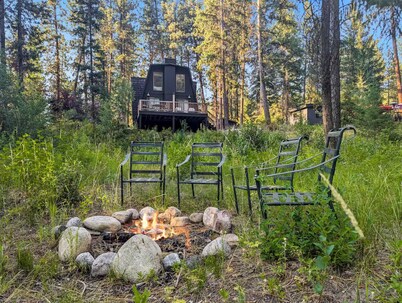 Modern Mountain Cabin on the River