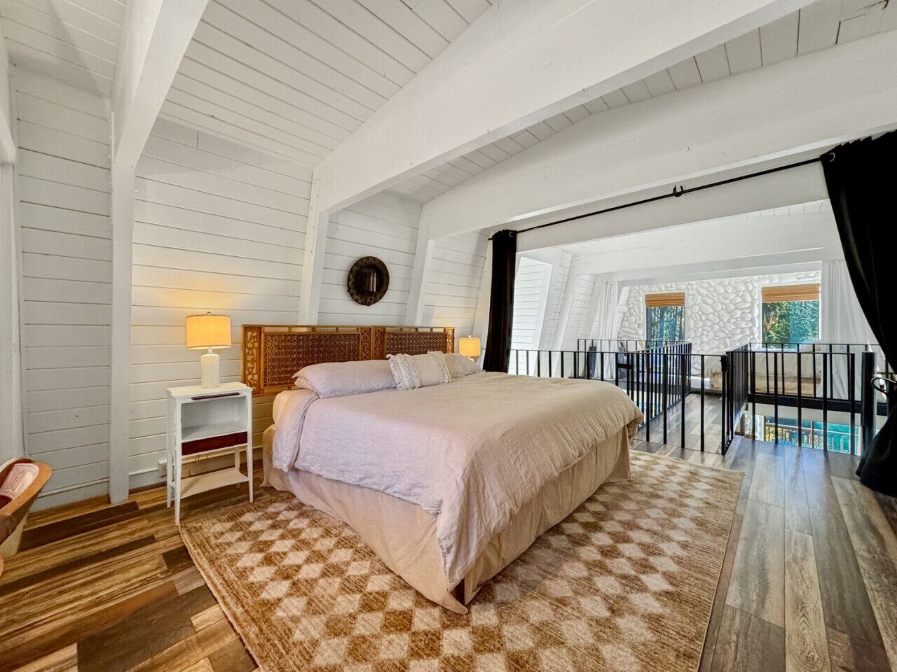 2 bedrooms, desk, iron/ironing board, travel cot