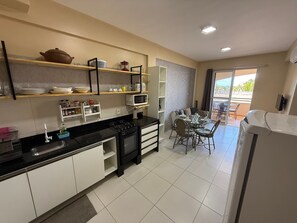 Apartment | Private kitchen - Hosts BR - Vista Mar no Cumbuco  (Caucaia)
