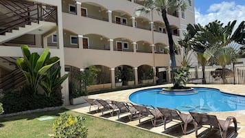 Apartment | Pool | Outdoor pool