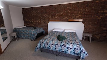 Premium bedding, soundproofing, iron/ironing board, free WiFi