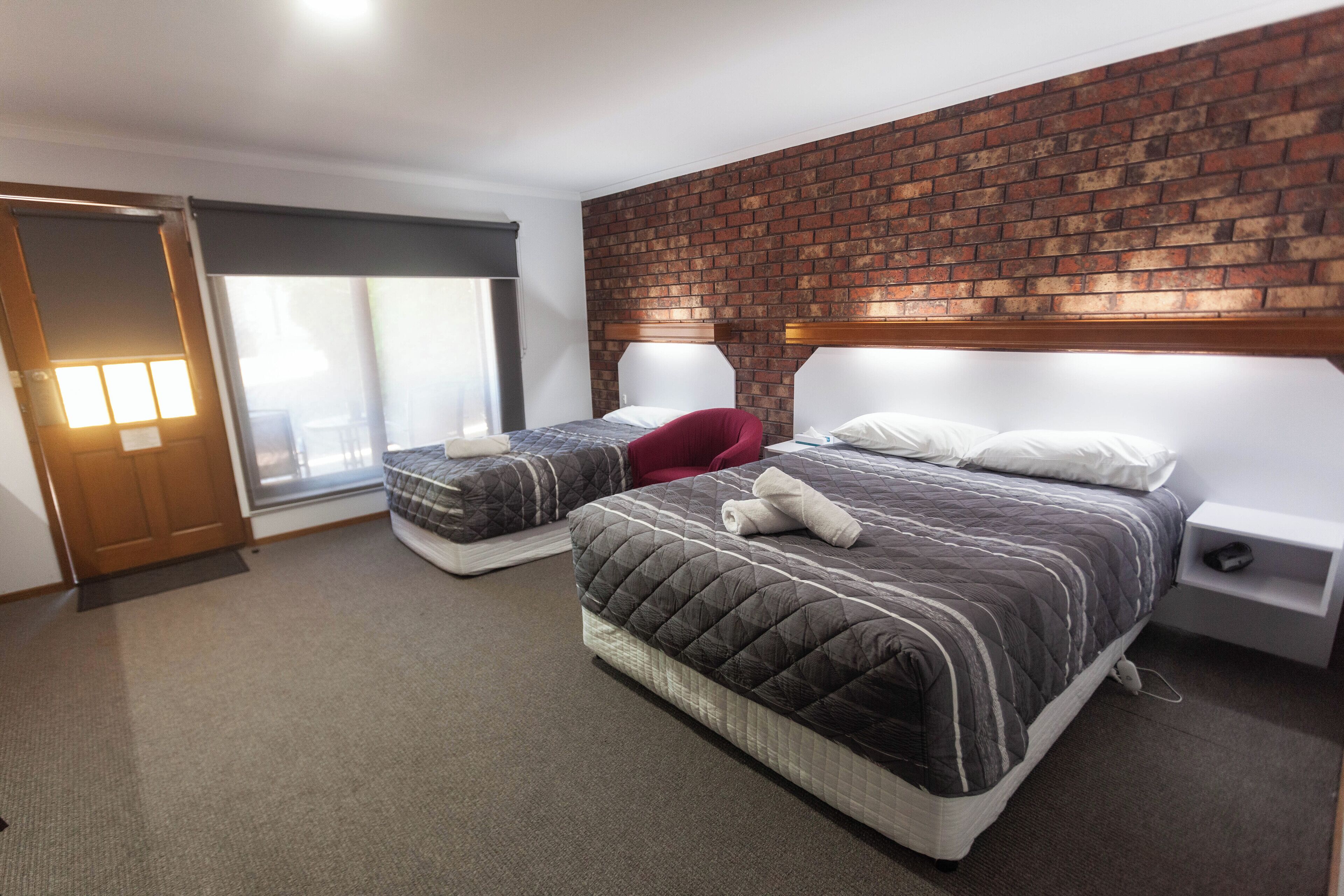 Premium bedding, soundproofing, iron/ironing board, free WiFi