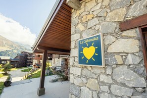 تفاصيل الفندق من الخارج