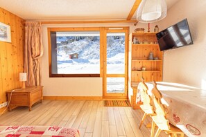 1 室のベッドルーム、WiFi、ベッドシーツ