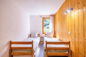 1 bedroom, WiFi, bed sheets