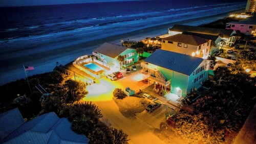 Breath taking views in this 2 bedroom condo on New Smyrna Beach