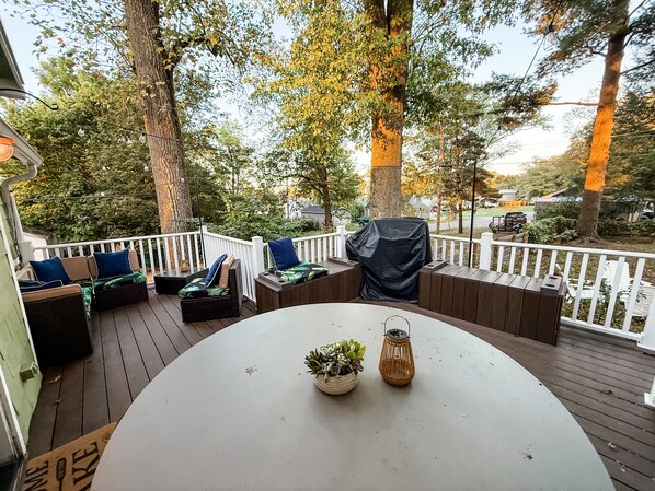 Outdoor dining - New Listing - The Float House at Buckeye Lake (Thornville)