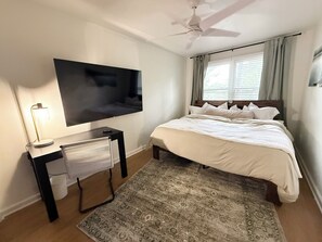 2 bedrooms, desk, free WiFi, bed sheets