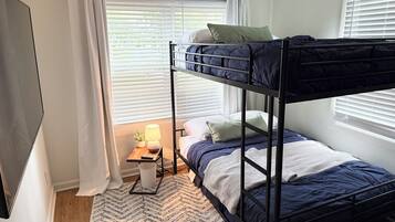 2 bedrooms, desk, free WiFi, bed sheets