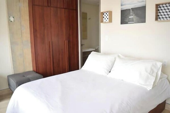 1 bedroom, internet, bed sheets