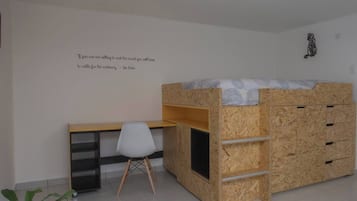 Departamento estándar, 2 habitaciones | Escritorio, tabla de planchar con plancha y wifi gratis