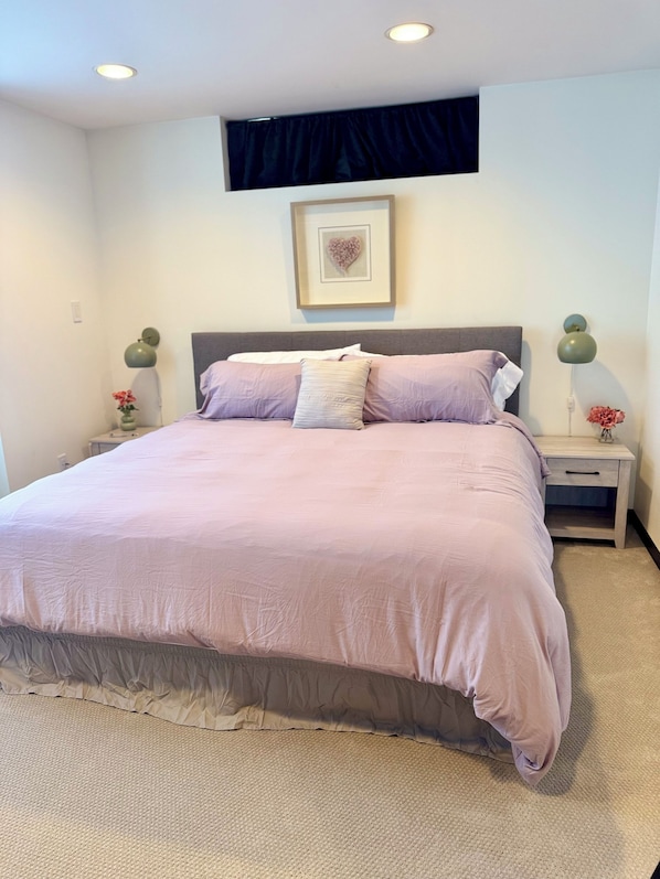 4 bedrooms, iron/ironing board, free WiFi, bed sheets