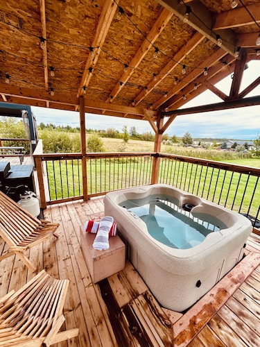 Coastal Charm Meets Country Calm | Relaxing Cottage with Water Views & Hot Tub