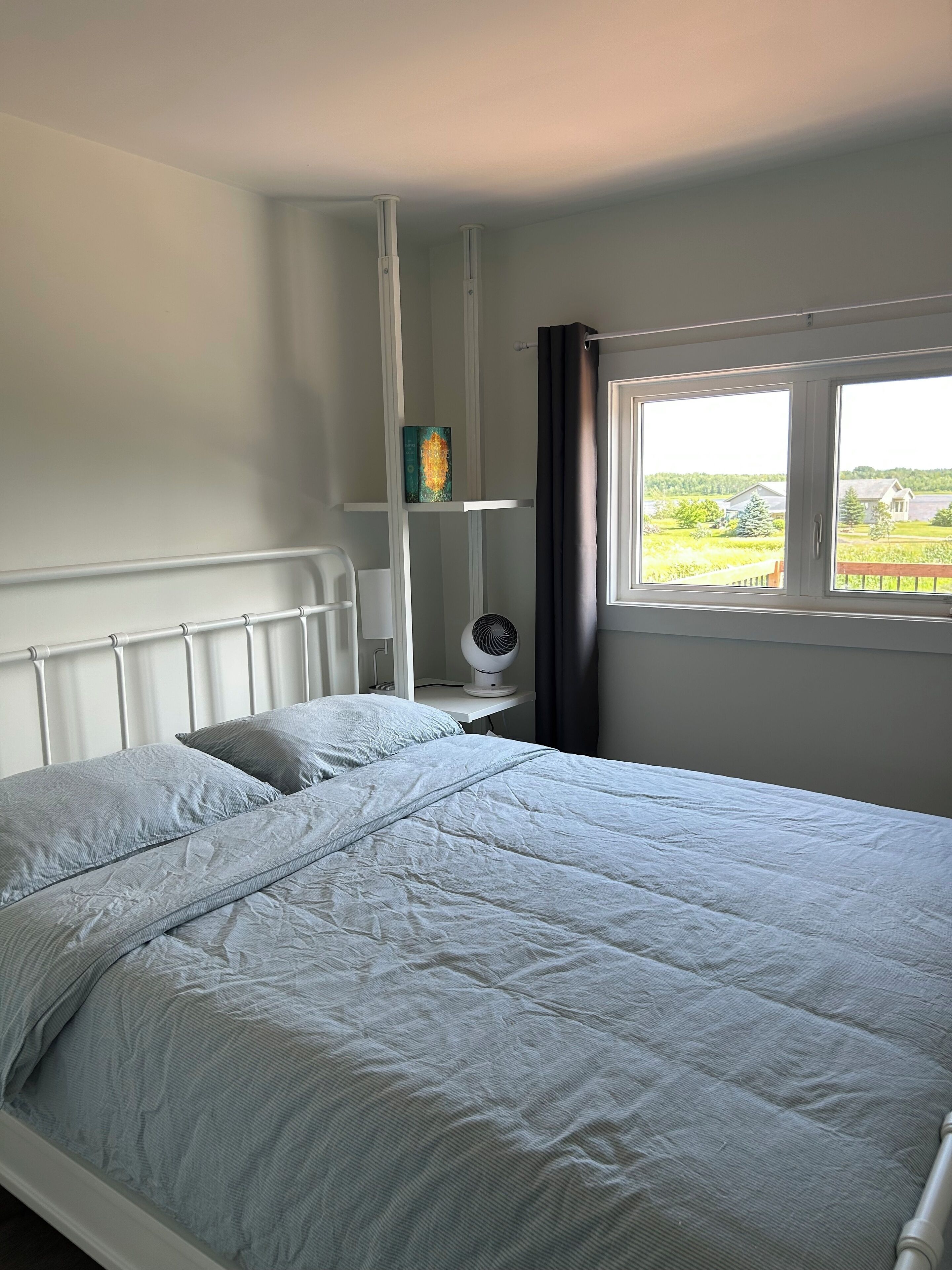 3 slaapkamers, een strijkplank/strijkijzer, gratis wifi, beddengoed