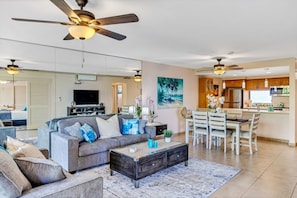 TV - Fully Renovated Condo right on the beach with A/C, Wi-Fi and Everything you need (Lahaina)