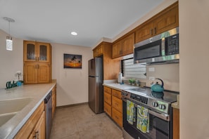 Microwave, oven, stovetop, dishwasher - Fully Renovated Condo right on the beach with A/C, Wi-Fi and Everything you need (Lahaina)