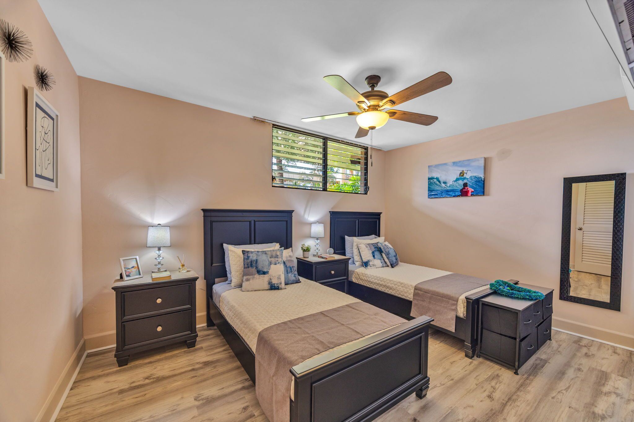 3 bedrooms, iron/ironing board, internet, bed sheets