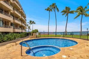 Pool - Fully Renovated Condo right on the beach with A/C, Wi-Fi and Everything you need (Lahaina)