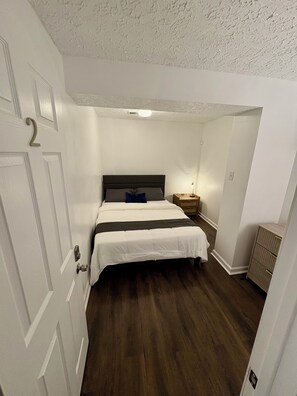 1 室のベッドルーム、アイロン / アイロン台、WiFi、ベッドシーツ