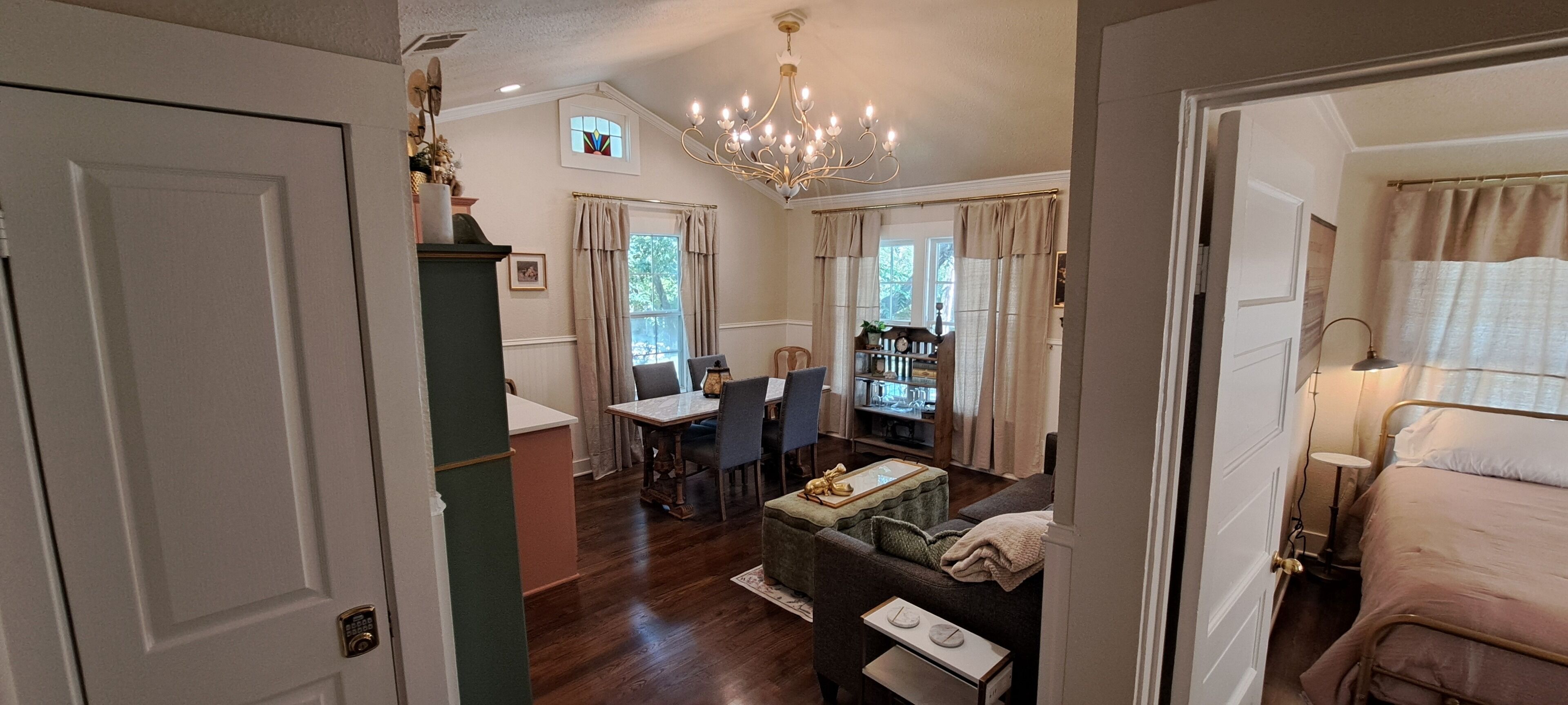 3 多间卧室、熨斗/熨衣板、旅行婴儿床、上网接入