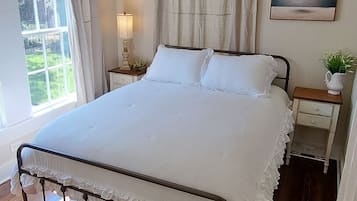 3 habitaciones, tabla de planchar con plancha, internet y ropa de cama