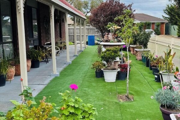 Garden - Brandnew Comfortable Bedroom in a Beautiful Suburb (Saint Albans)