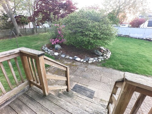 Charming 3-bedroom house in Portsmouth with beach at the end of the street.