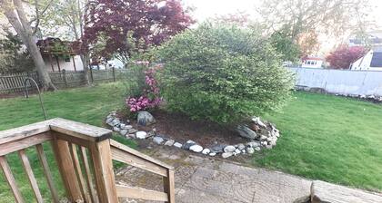 Charming 3-bedroom house in Portsmouth with beach at the end of the street.