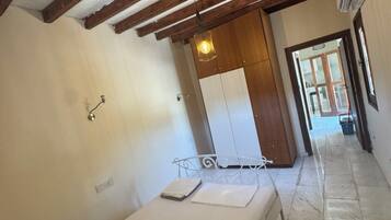 House, 1 Bedroom, Accessible, Smoking | 1 bedroom