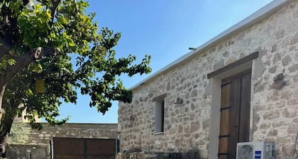 Charming Cyprus Getaway in Páfos - Garden View Holiday House
