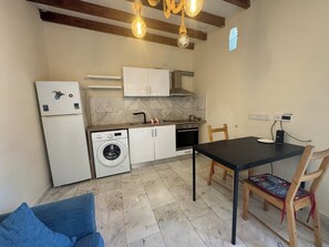 Laundry - Charming Cyprus Getaway in Páfos - Garden View Holiday House (Marathounta)
