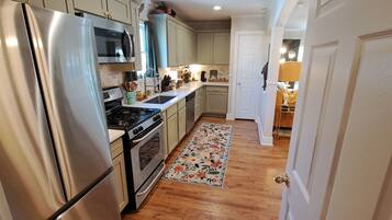 Mikrowelle, Ofen, Herdplatte, Geschirrspüler