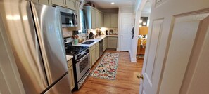 ميكروويف، فرن، موقد طهي مسطح، غسالة أطباق