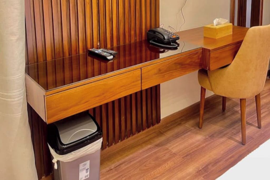 المنشأة من الداخل