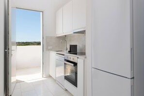 Premier Villa, Balcony, Sea View | Private kitchen