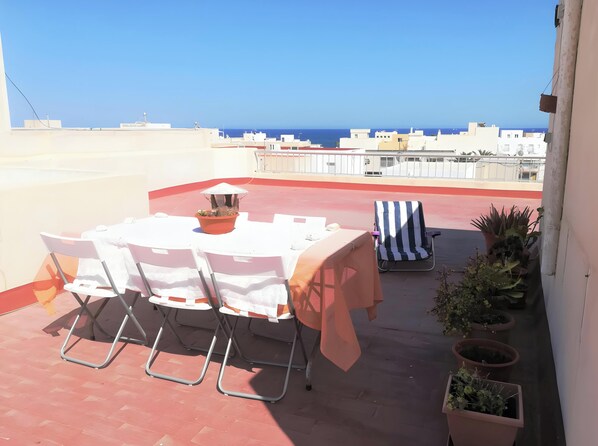 Outdoor dining - Holiday Home 'Mirador De Sorbas' with Balcony and Air Conditioning (Carboneras)