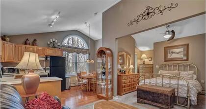 Charming In-Law Apt with independant entrance in Guilford