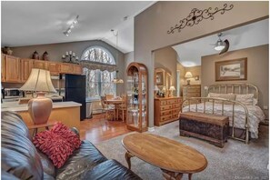 1 dormitorio, tabla de planchar con plancha, wifi gratis y ropa de cama