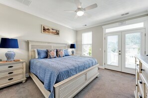 4 室のベッドルーム、アイロン / アイロン台、WiFi、ベッドシーツ