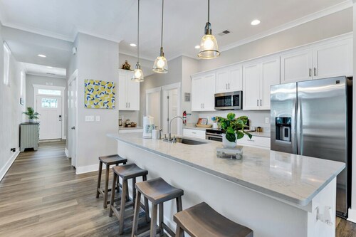 Beachside 4BR Home • Walk to Boardwalk & Atlantic Park
