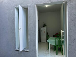 Outdoor dining - Resid.Jasmim. Simple and cozy house. Palmas TO. Pets allowed (Palmas)