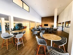 Apartment | Dining
