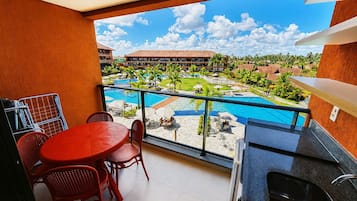 Apartamento | Restaurante al aire libre