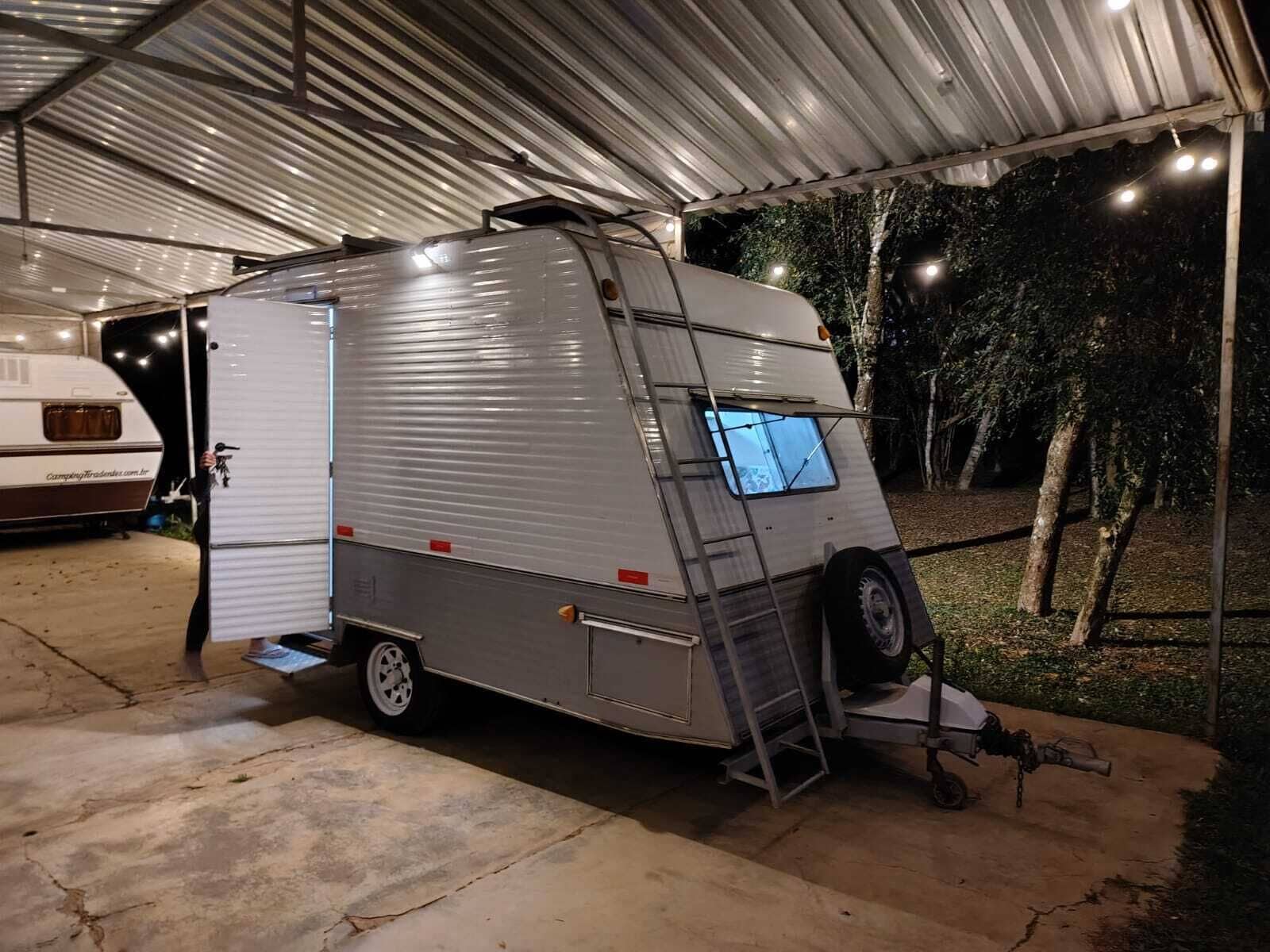 ラグジュアリー モバイルホーム ラナイ | WiFi (無料)