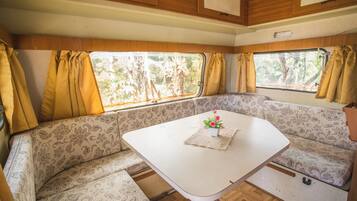 Trailer conforto, varanda coberta | Wi-Fi de cortesia