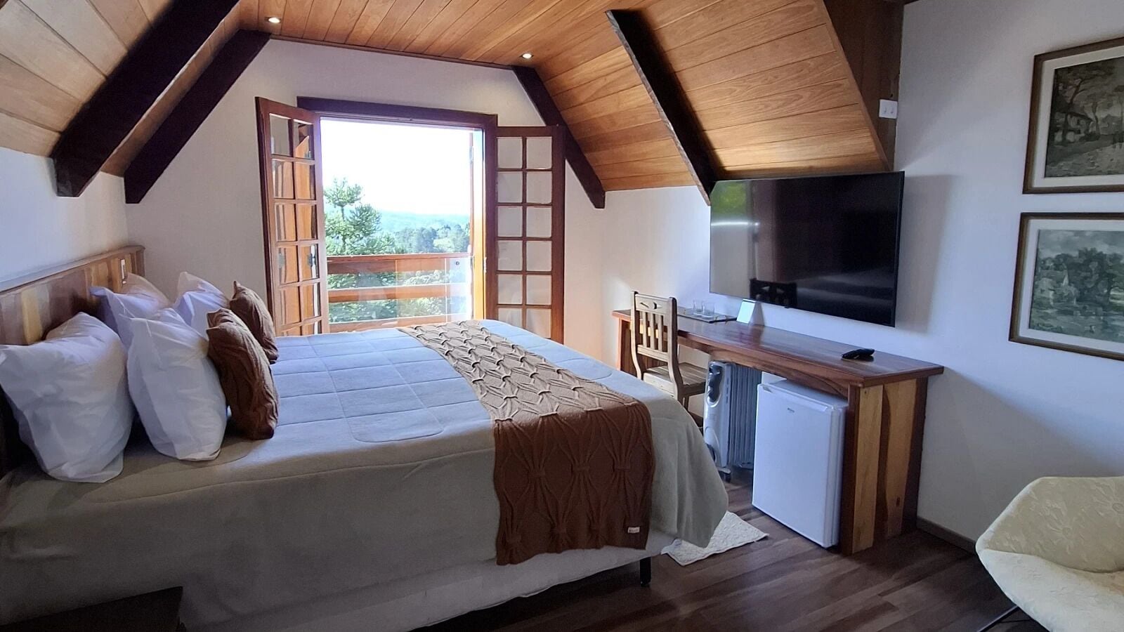 Elite Chalet | Iron/ironing board, free WiFi