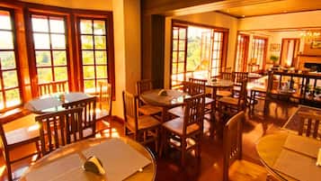 매일 뷔페 무료 아침 식사 포함