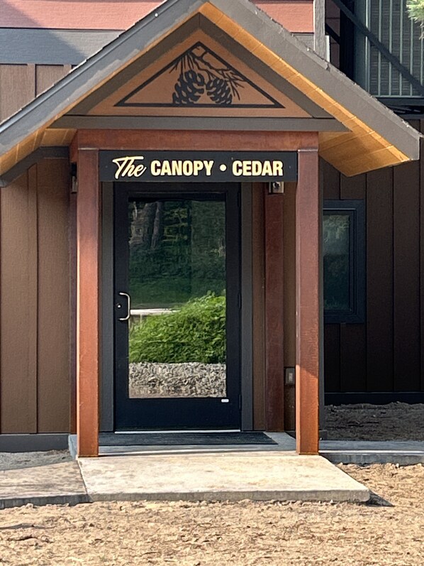 Exterior detail - •   Modern Cedar Studio Great Views of Big Sand Lake with fireplace (Park Rapids)