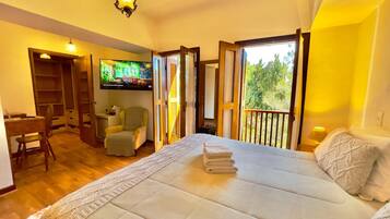 Deluxe Room | Soundproofing, free WiFi