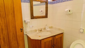 Triple Room | Bathroom